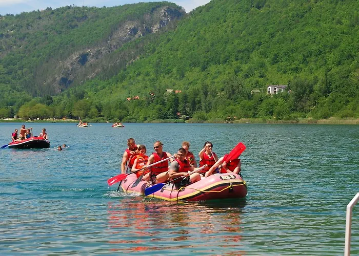 营地 Bungalov Camp Borasnica